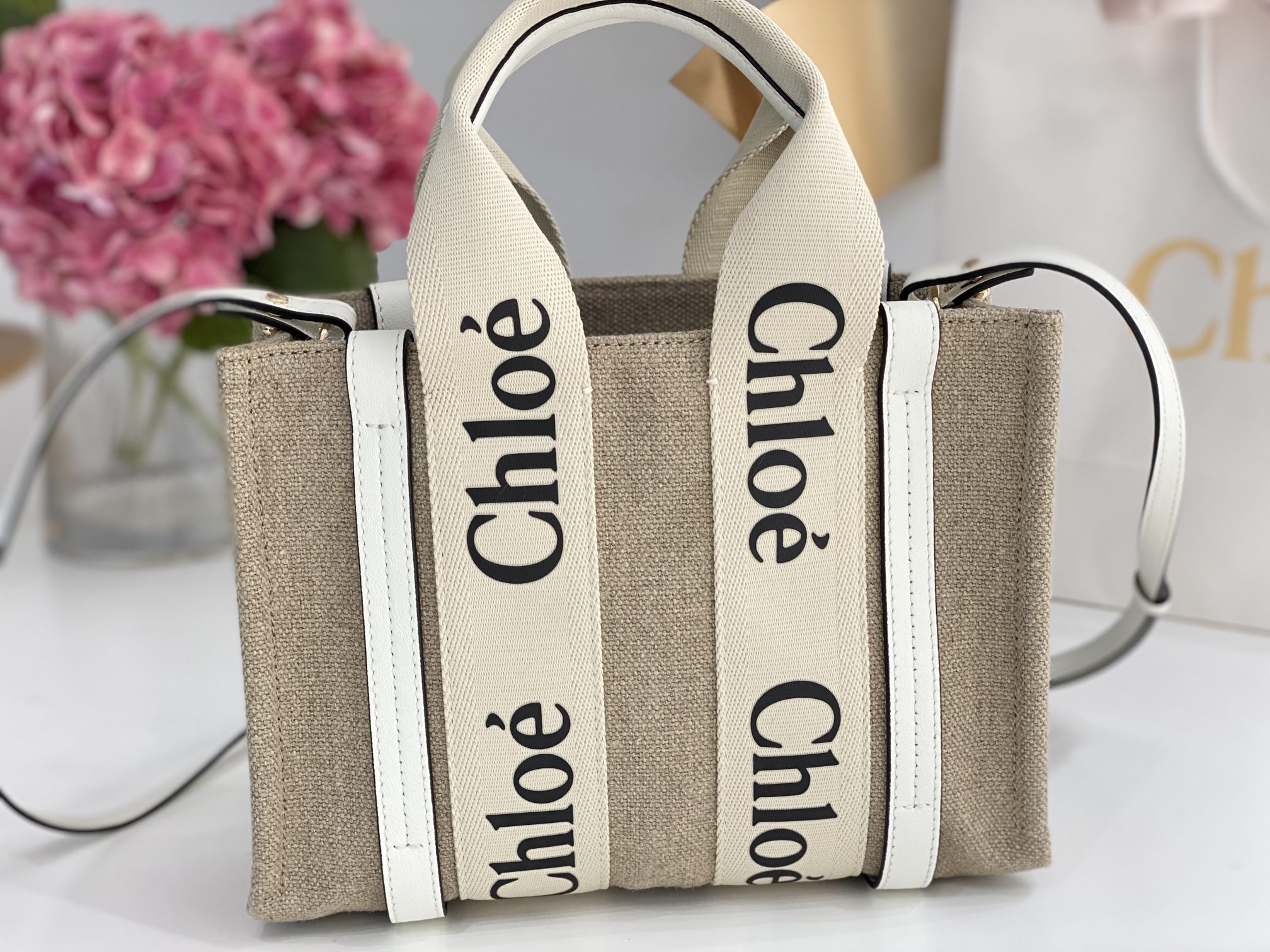 Chloe Small Woody Tote Bag In Linen